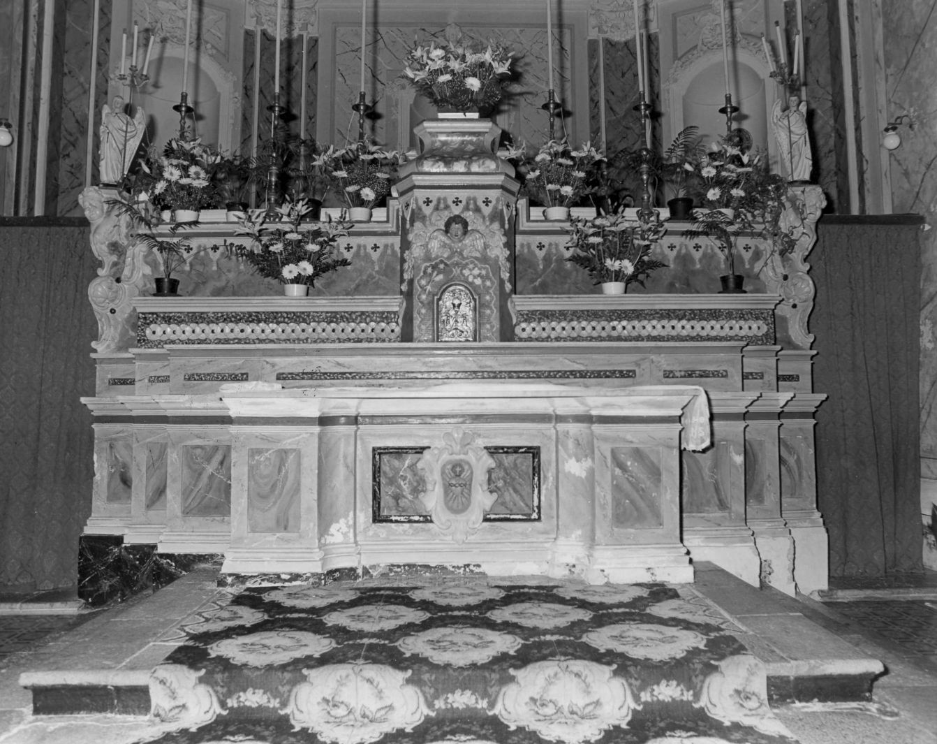 altare maggiore - bottega campana (primo quarto sec. XX)