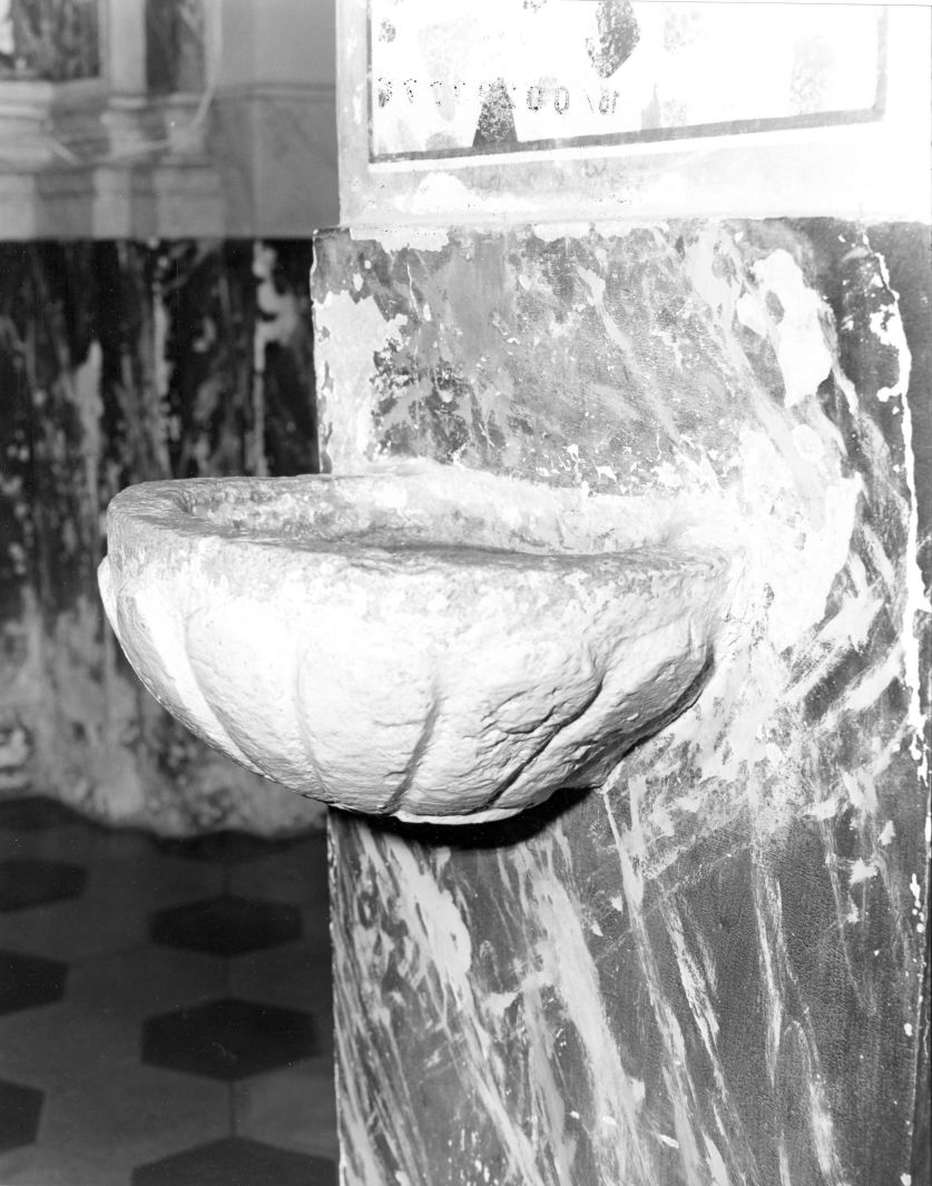 acquasantiera da parete - bottega campana (sec. XVII)
