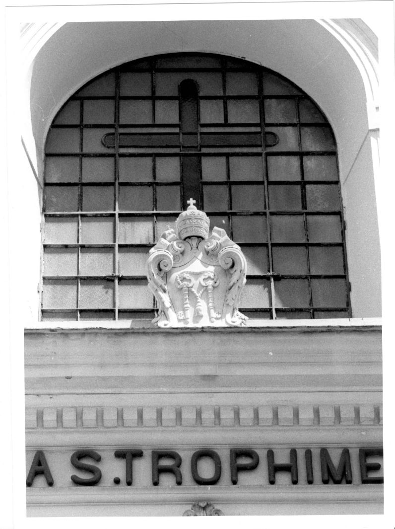 stemma papale (decorazione plastica, elemento d'insieme) - bottega napoletana (terzo quarto sec. XVIII)