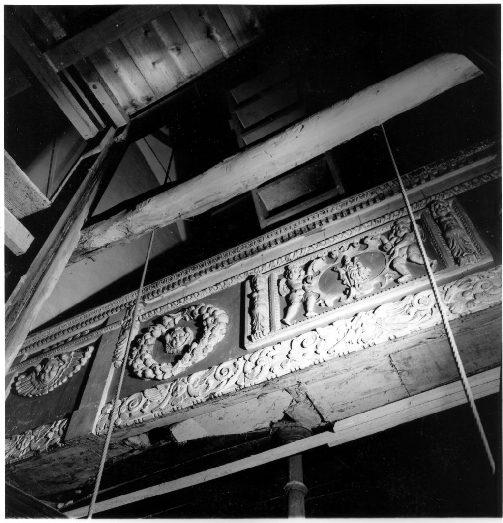 motivi decorativi a festoni con cherubini (balaustrata del coro) - bottega campana (sec. XVII)