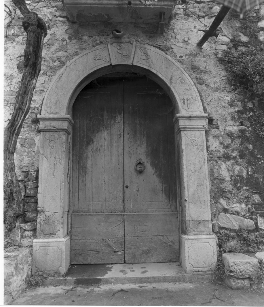 portale - ad arco - bottega Italia meridionale (sec. XIX)