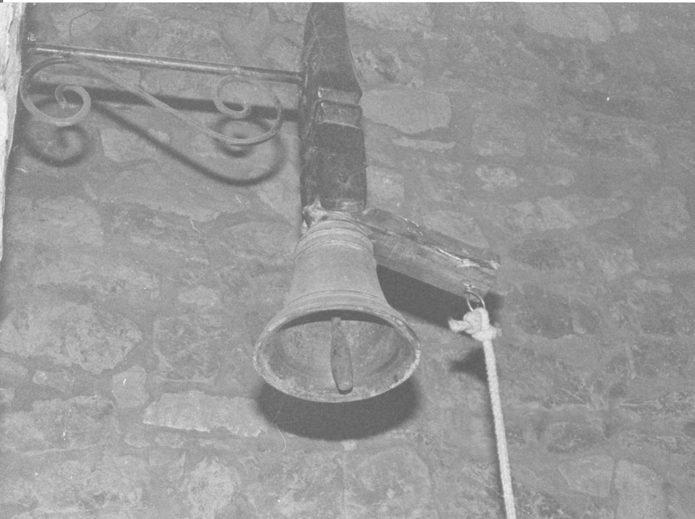 campana - bottega Italia meridionale (inizio sec. XX)