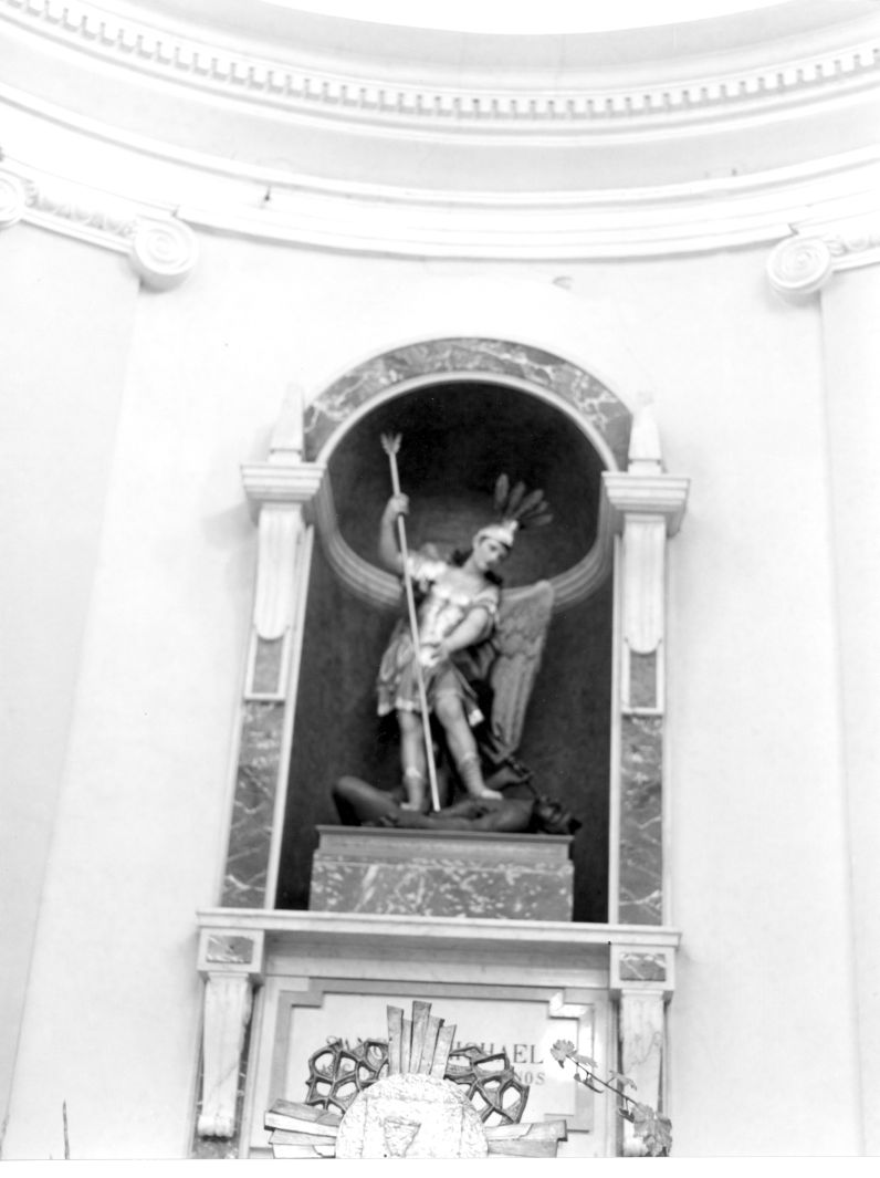 San Michele Arcangelo combatte Satana (statua) - bottega Italia meridionale (sec. XIX)