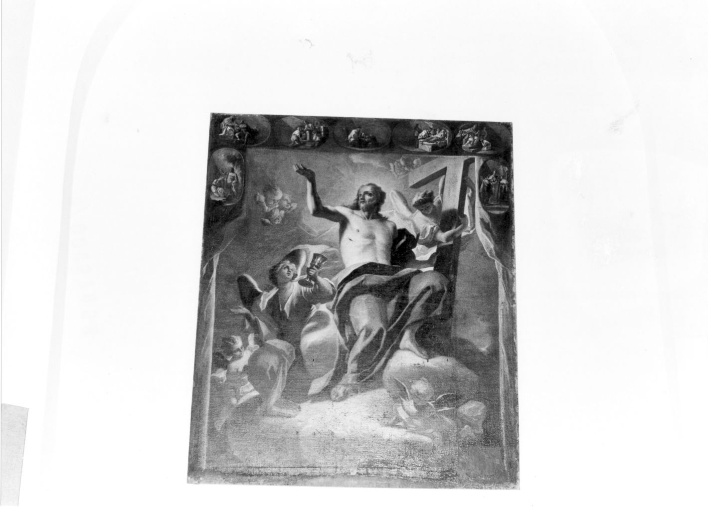 Cristo in gloria con simboli della Passione (dipinto) di Peccheneda Nicola (sec. XVIII)