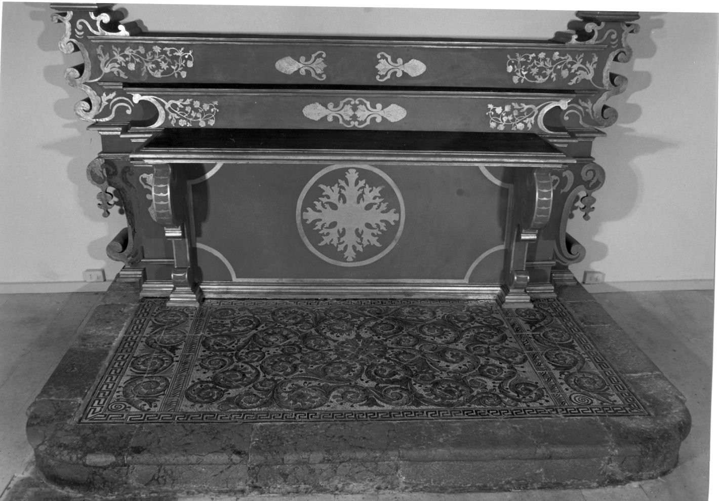 elementi decorativi (altare) - bottega Italia meridionale (sec. XVIII)