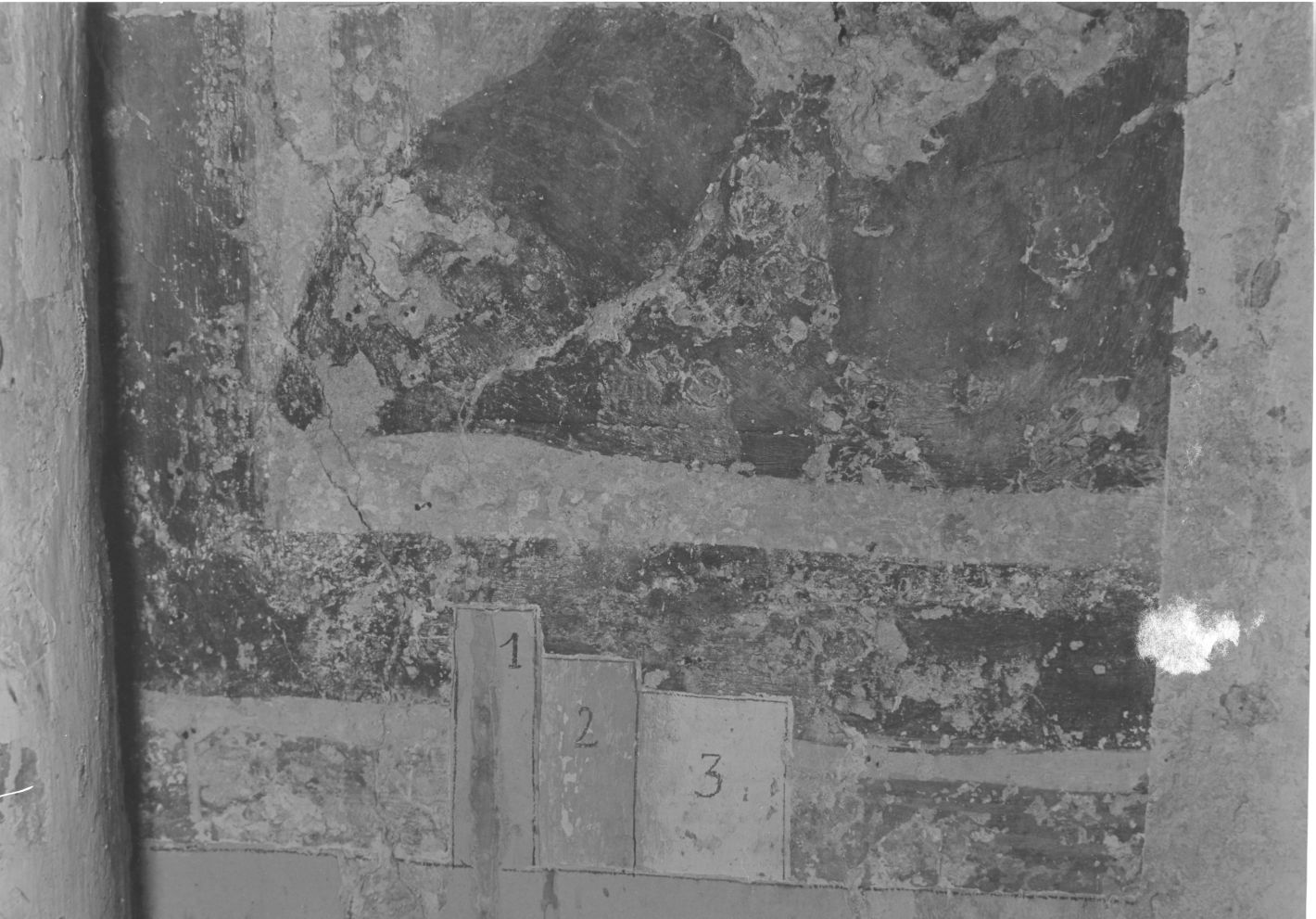 motivi decorativi (dipinto, frammento) - ambito campano (secc. XIV/ XV)