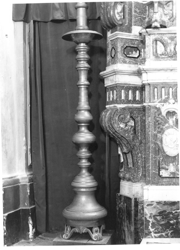 candelabro - bottega napoletana (prima metà sec. XX)