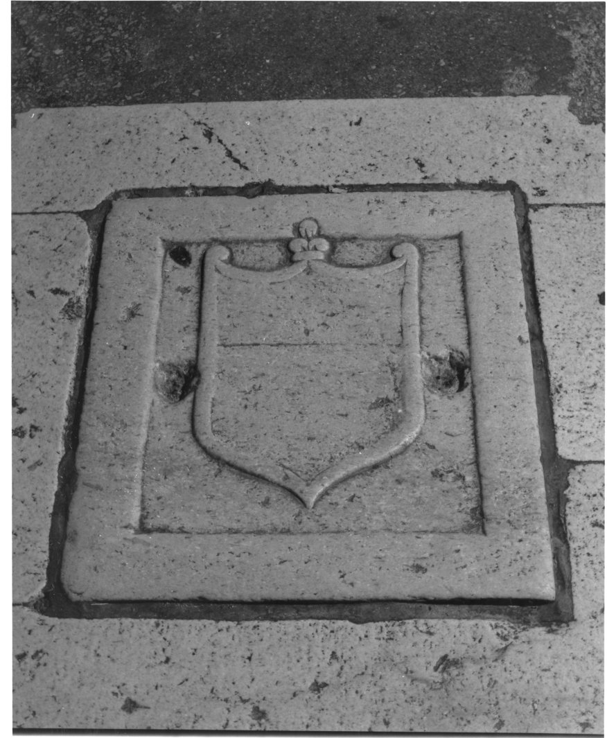 lastra tombale - bottega campana (seconda metà sec. XV)