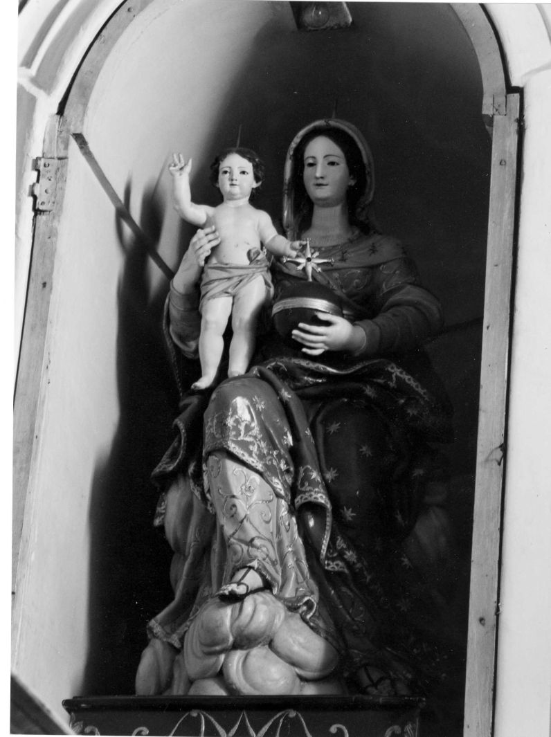 Madonna della Sanità, Madonna con Bambino (statua) - bottega campana (sec. XVIII)