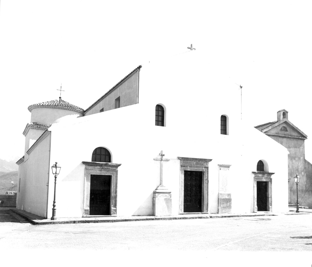 portale architravato - bottega Italia meridionale (sec. XVIII)