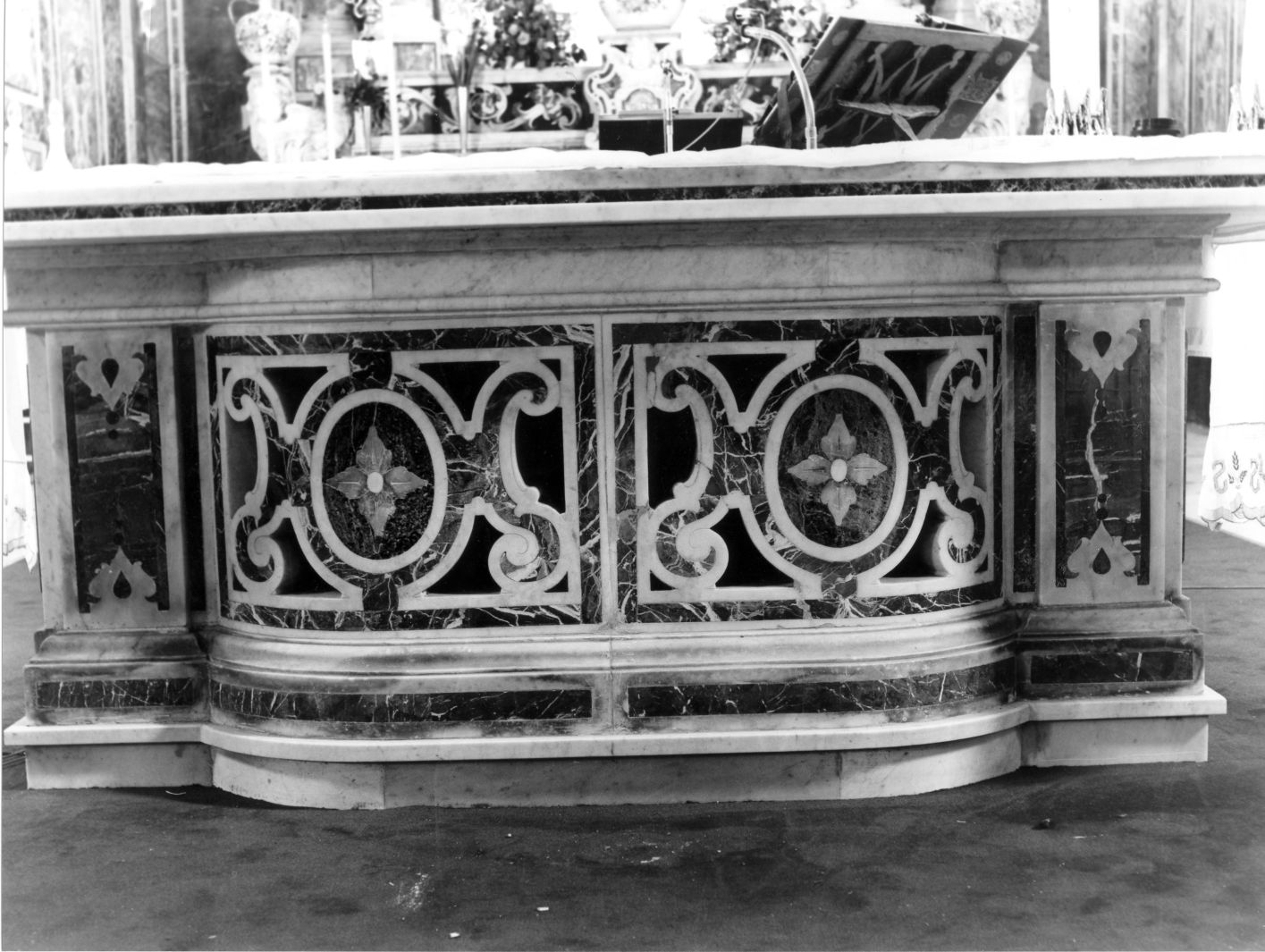mensa d'altare - bottega napoletana (prima metà sec. XVIII)