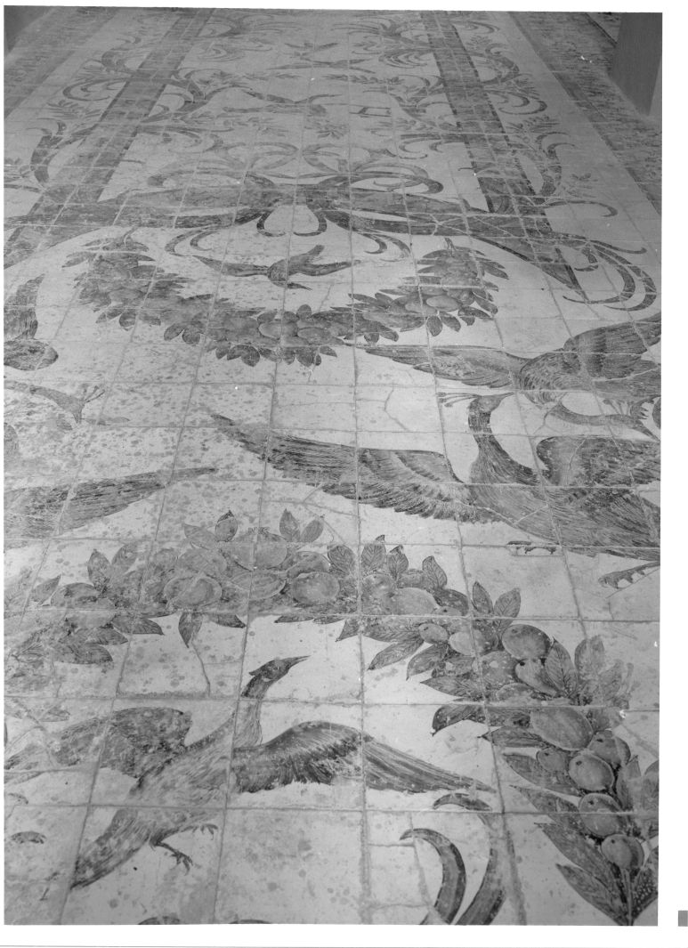 motivi decorativi vegetali con uccelli (mattonella) - bottega napoletana (sec. XVIII)