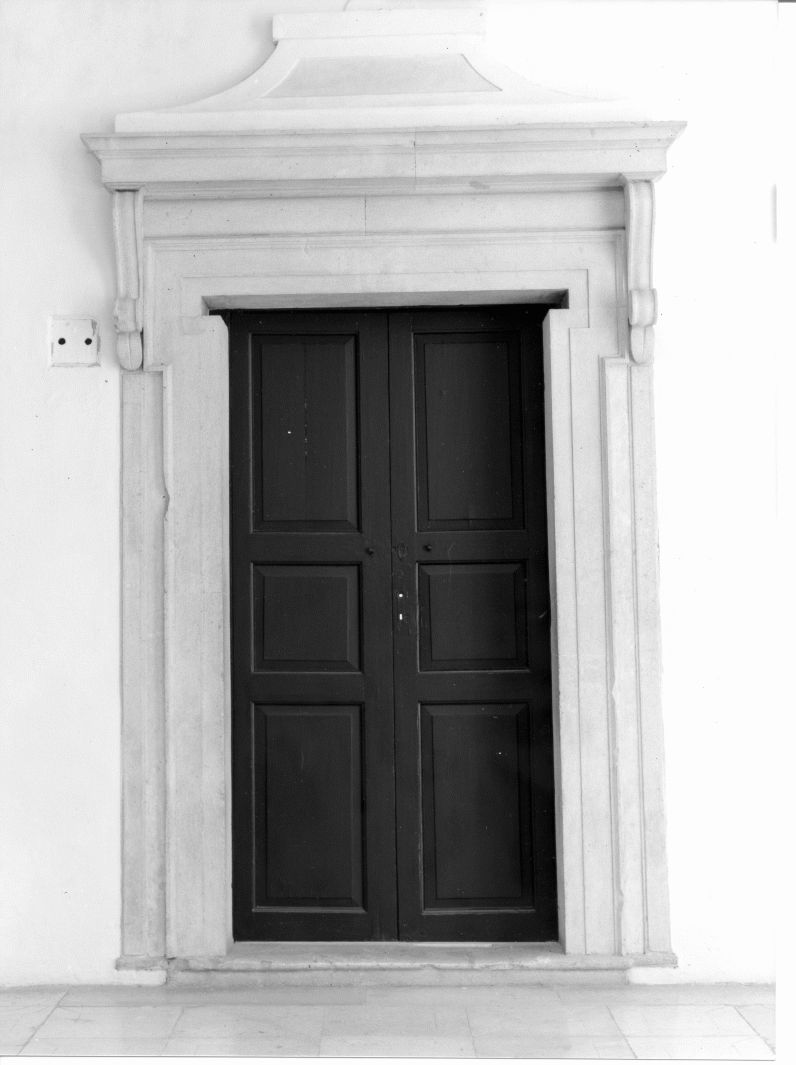 portale - bottega di Padula (sec. XVIII)
