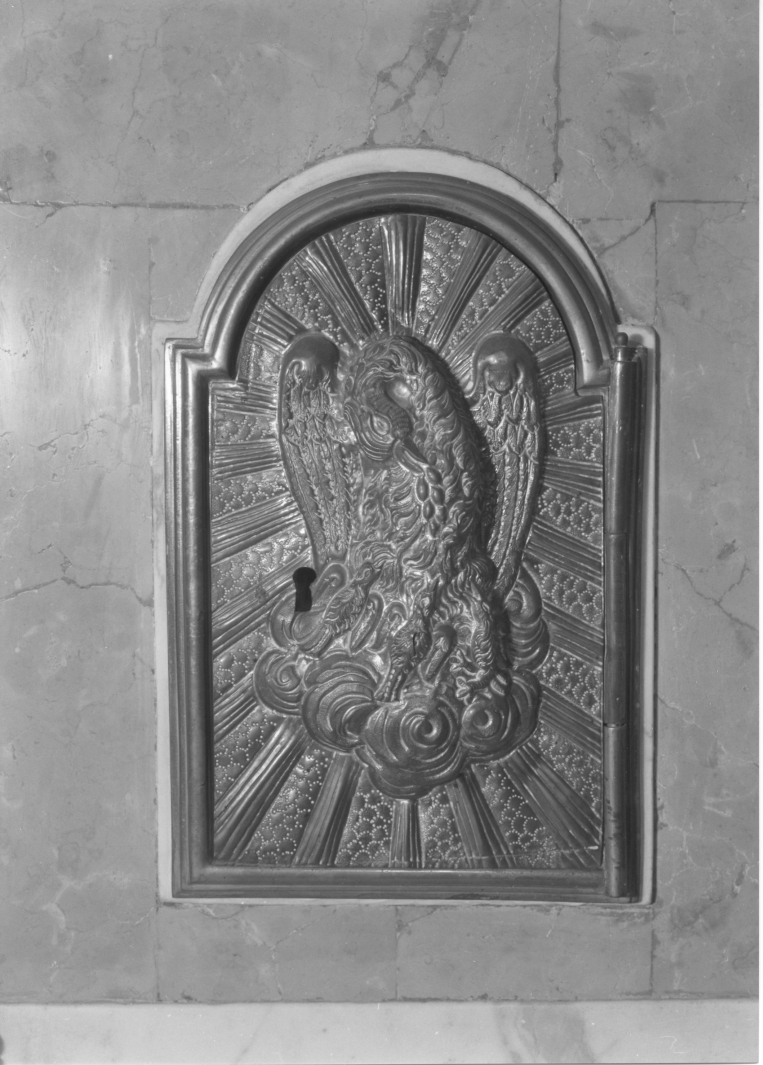 pellicano che imbocca i piccoli nel nido (sportello di tabernacolo, elemento d'insieme) - bottega campana (fine sec. XIX)