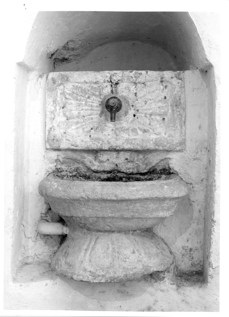 lavabo da sacrestia - bottega campana (primo quarto sec. XVIII)