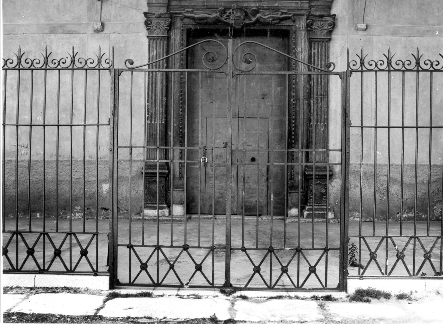 cancellata - bottega campana (sec. XX)