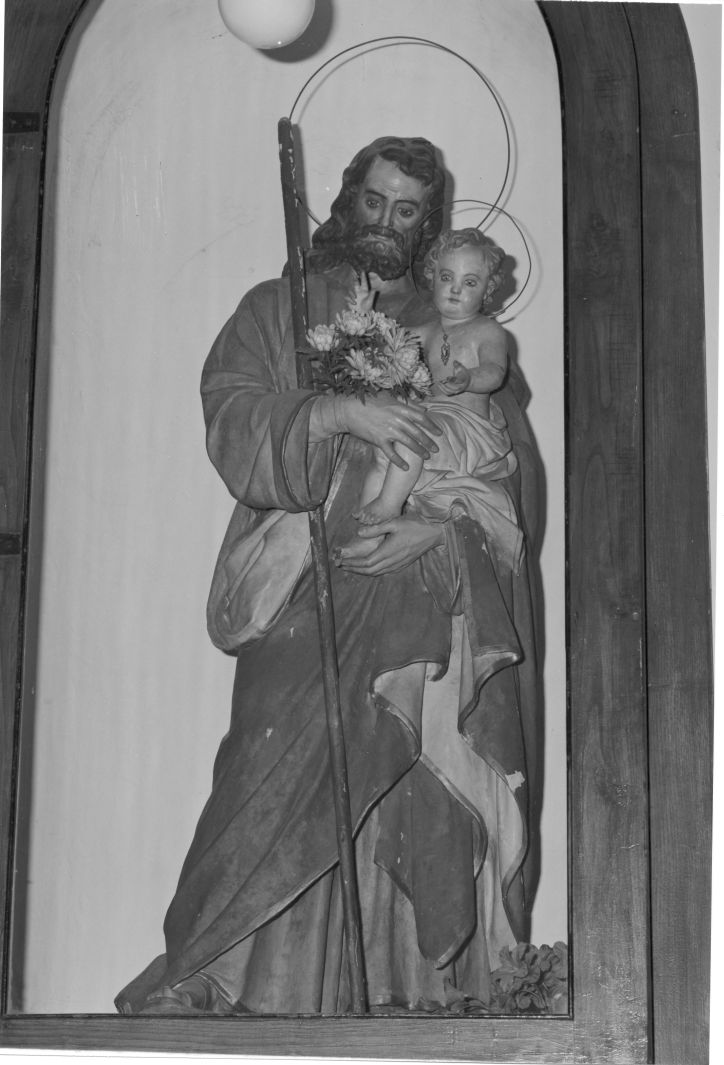 San Giuseppe e Gesù Bambino (statua) di Bruno Carmelo (sec. XX)