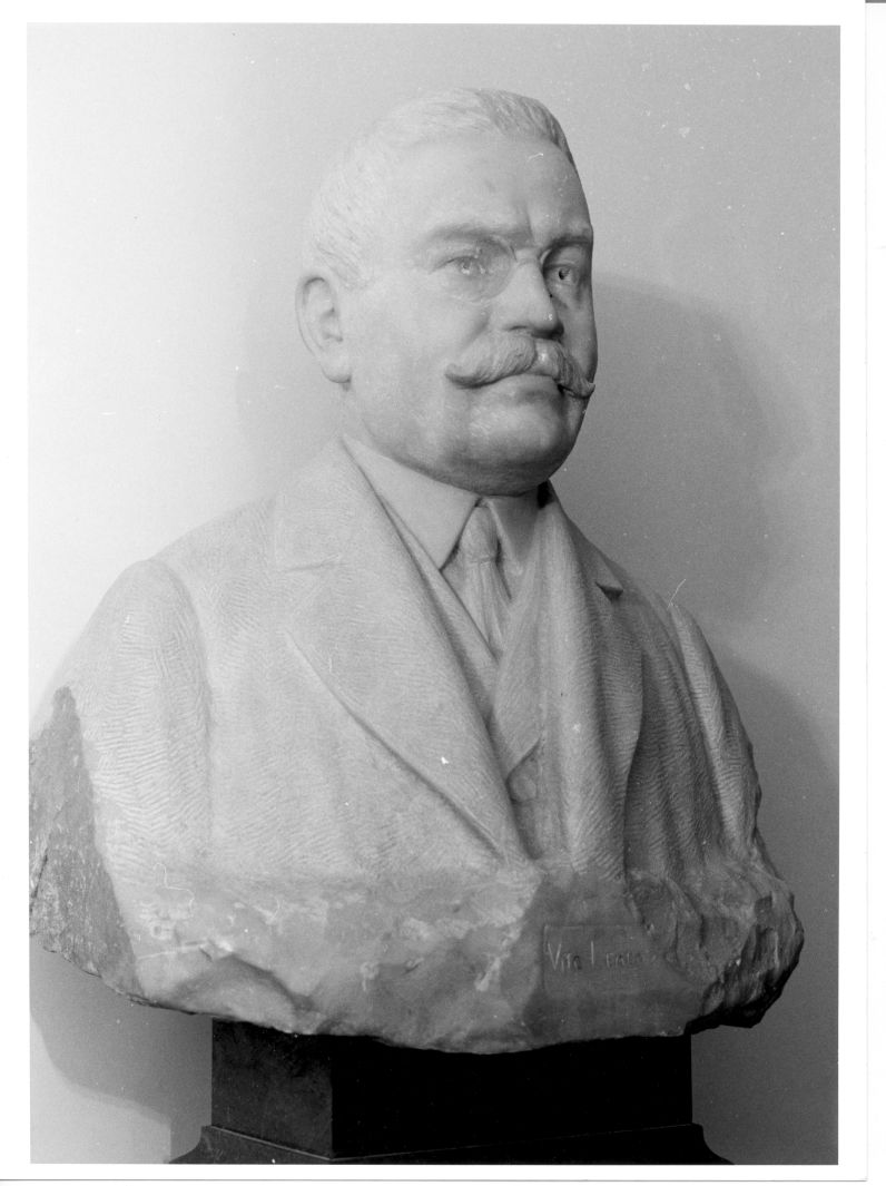 busto ritratto di Vito Lembo (busto) di Marino Raffaele (prima metà sec. XX)