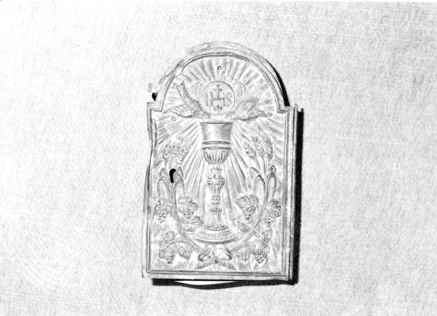 calice eucaristico (sportello di tabernacolo, elemento d'insieme) - bottega campana (primo quarto sec. XIX)