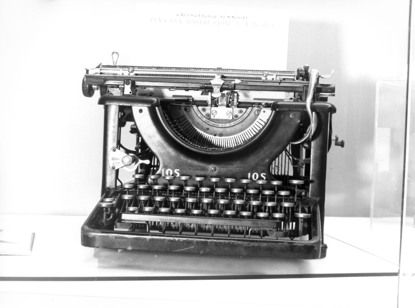 macchina per scrivere, opera isolata - ambito Africa centro-settentrionale (fine/inizio secc. XIX/ XX)