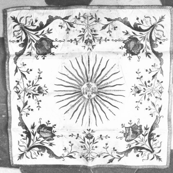 monogramma cristologico (velo di calice) - manifattura campana (fine/inizio secc. XVIII/ XIX)