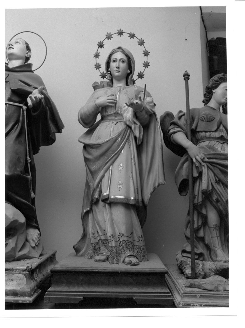 Madonna con personaggi che implorano il suo aiuto (statua) - bottega napoletana (sec. XIX)