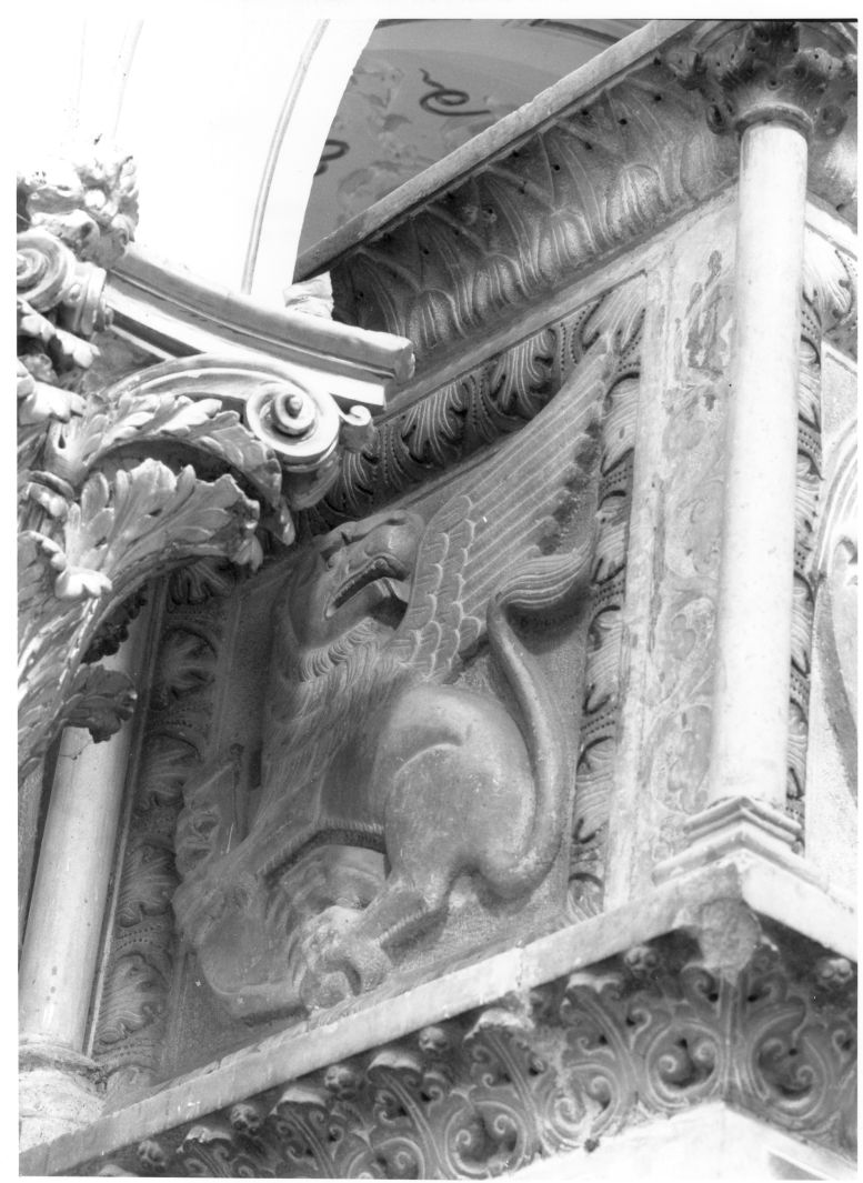 leone (rilievo) di Melchiorre da Montalbano (sec. XIII)
