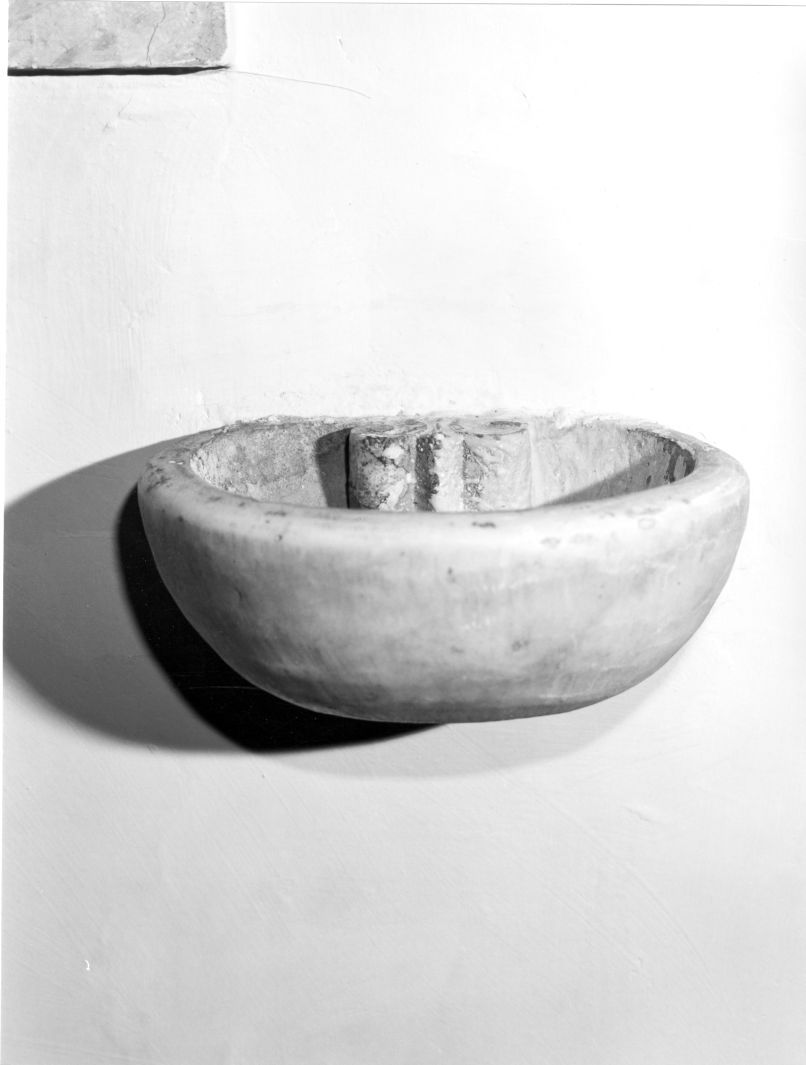 acquasantiera - bottega cilentana (sec. XVIII)