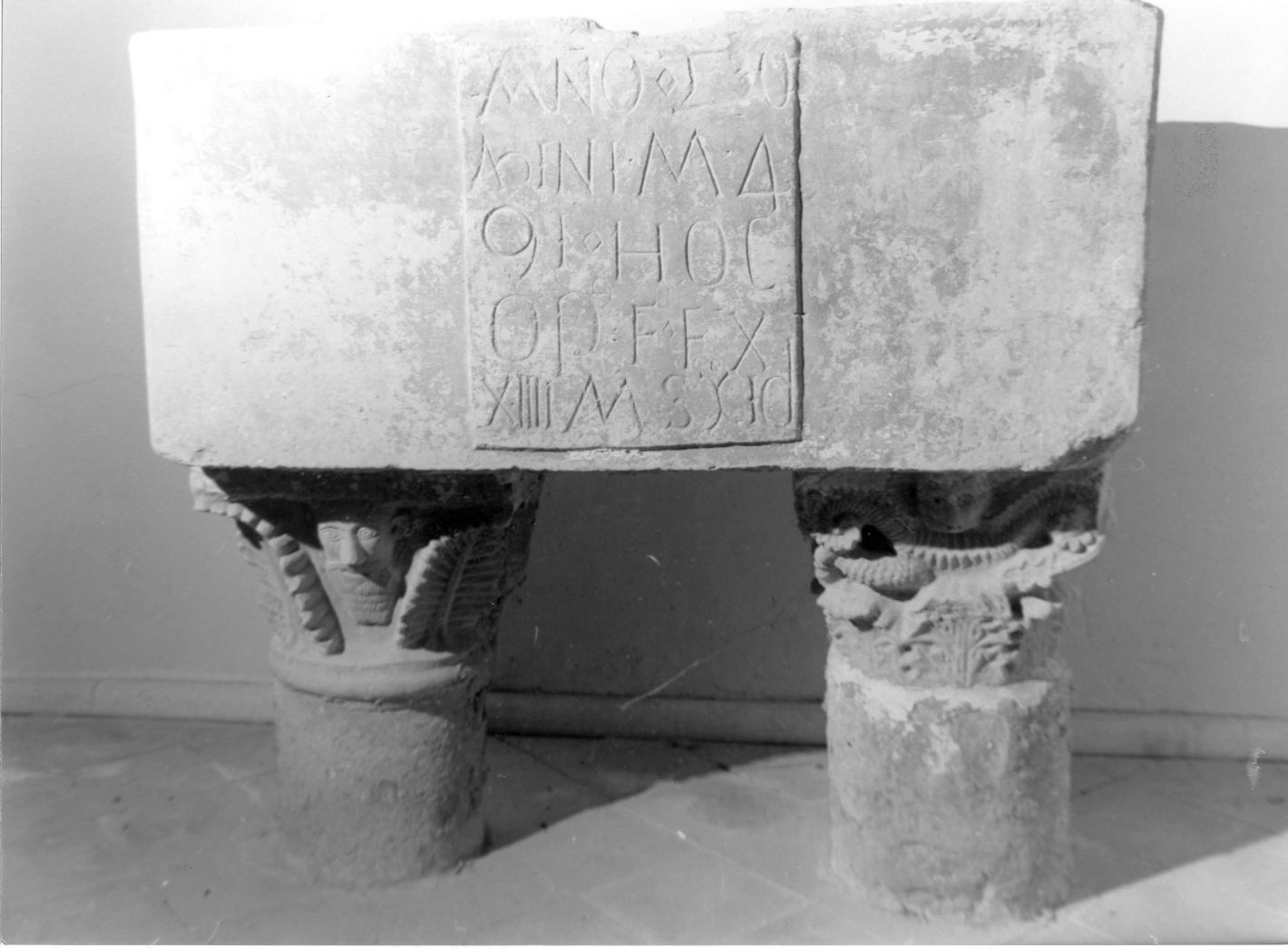 fonte battesimale - bottega Italia meridionale (sec. XV)