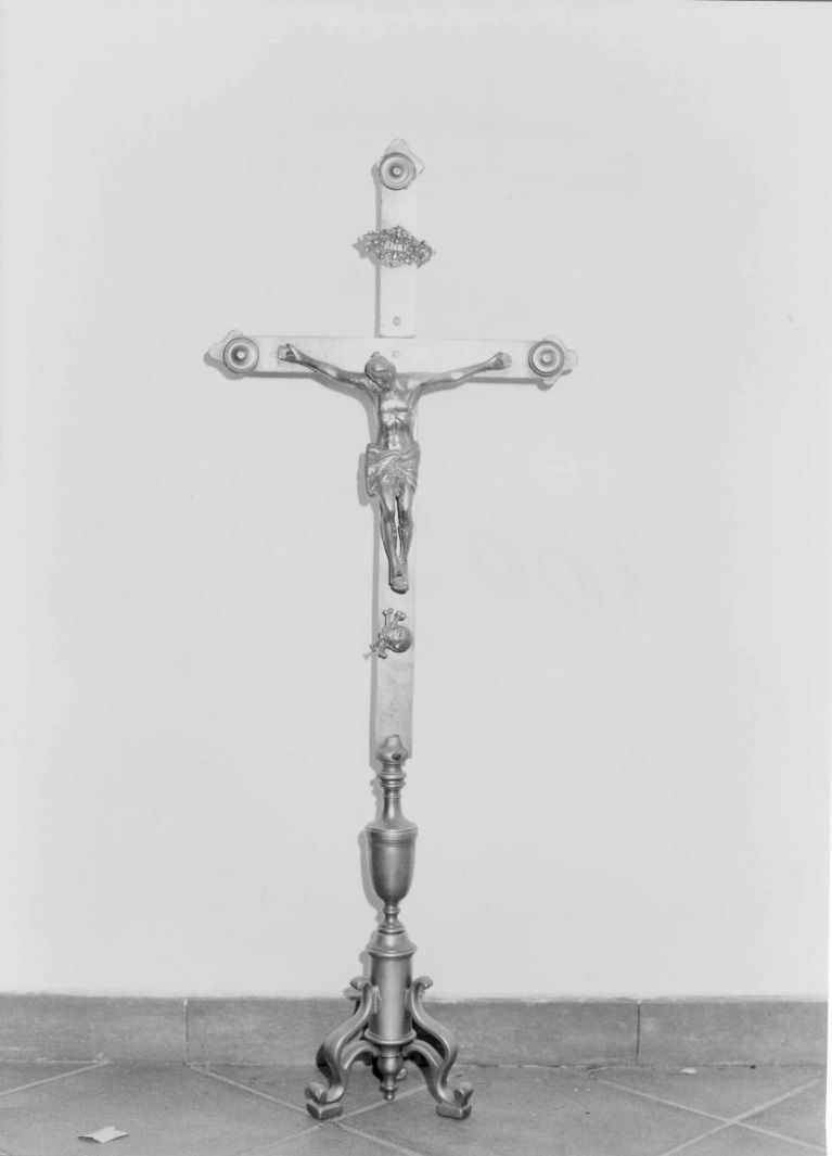 croce d'altare - bottega Italia meridionale (prima metà sec. XIX)