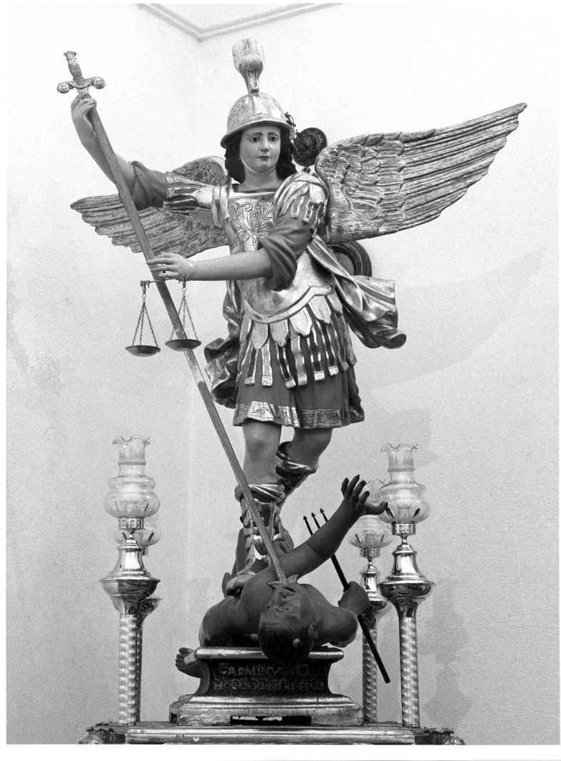 San Michele Arcangelo combatte Satana (statua) di Calce Carmine (attribuito) (sec. XIX)