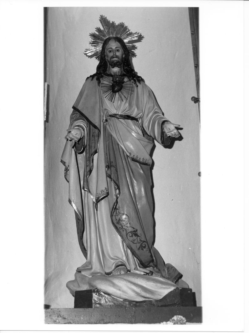 Sacro Cuore di Gesù (statua, opera isolata) - bottega campana (inizio sec. XX)