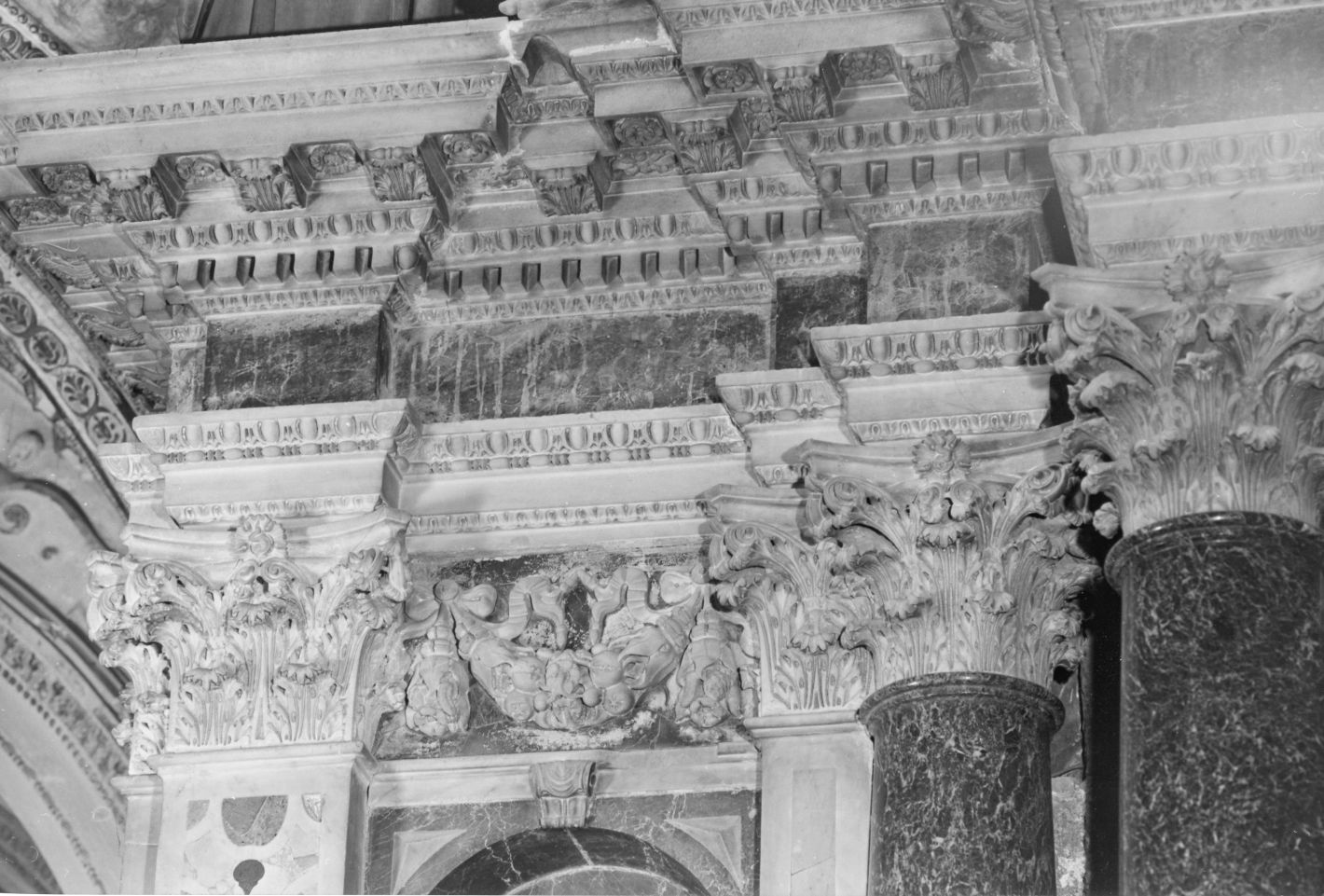 capitello, serie - bottega napoletana (inizio sec. XVII)