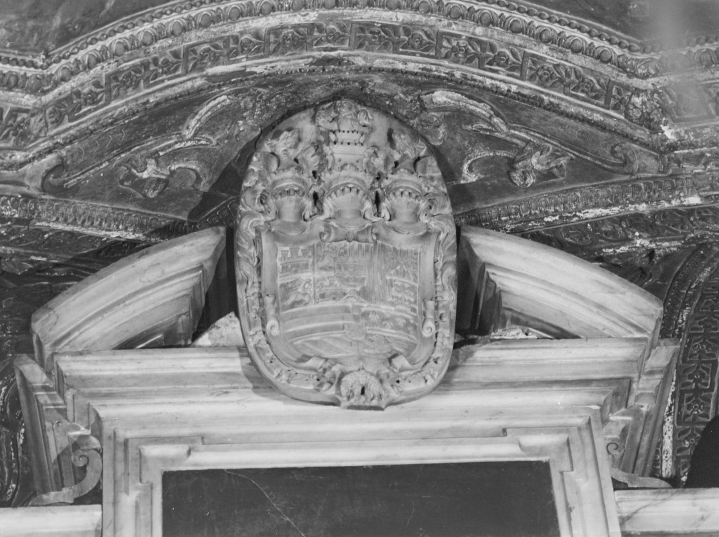 stemma (rilievo) - bottega napoletana (inizio sec. XVII)