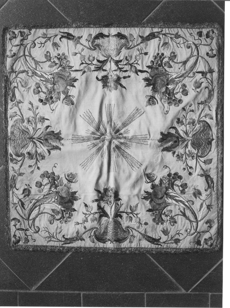 motivi decorativi floreali (velo di calice) - manifattura Italia meridionale (sec. XIX)