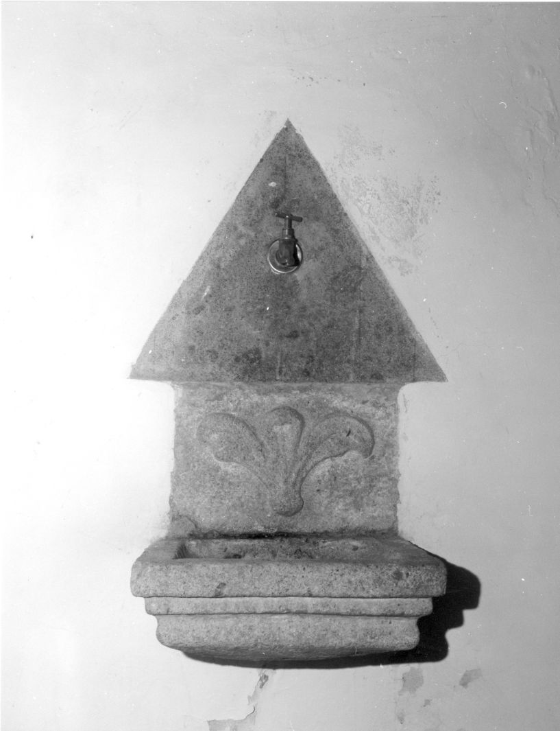 fontana - a muro - bottega campana (prima metà sec. XIX)