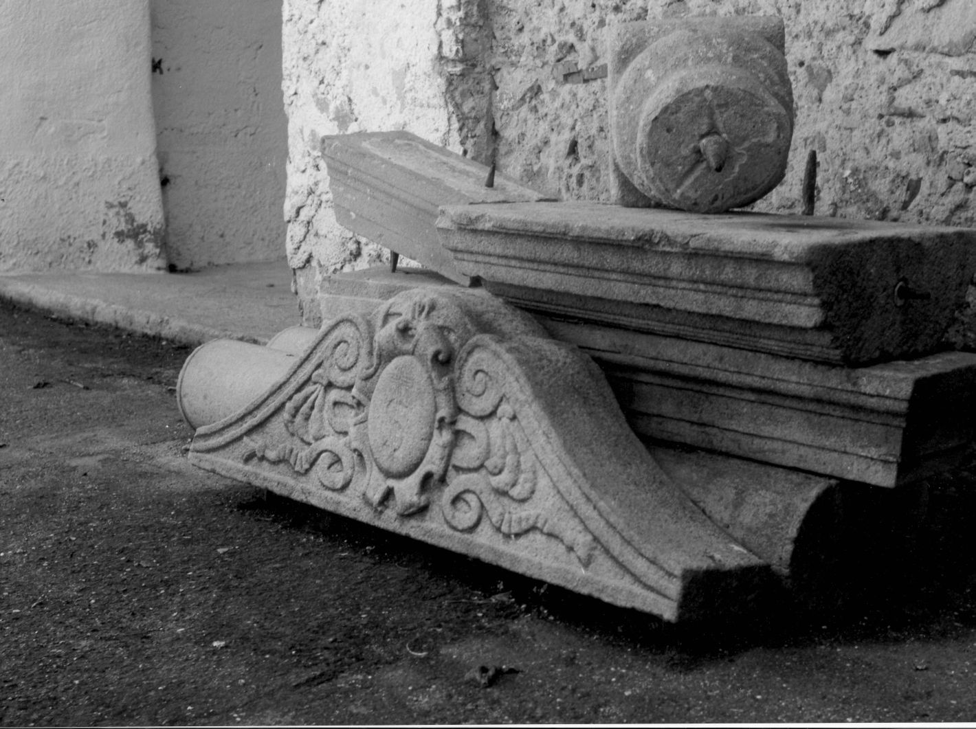 architrave - bottega campana (sec. XVII)