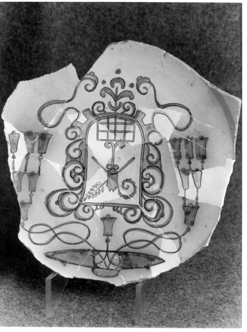 stemma (piatto, frammento) - manifattura di Laterza (seconda metà sec. XVIII)