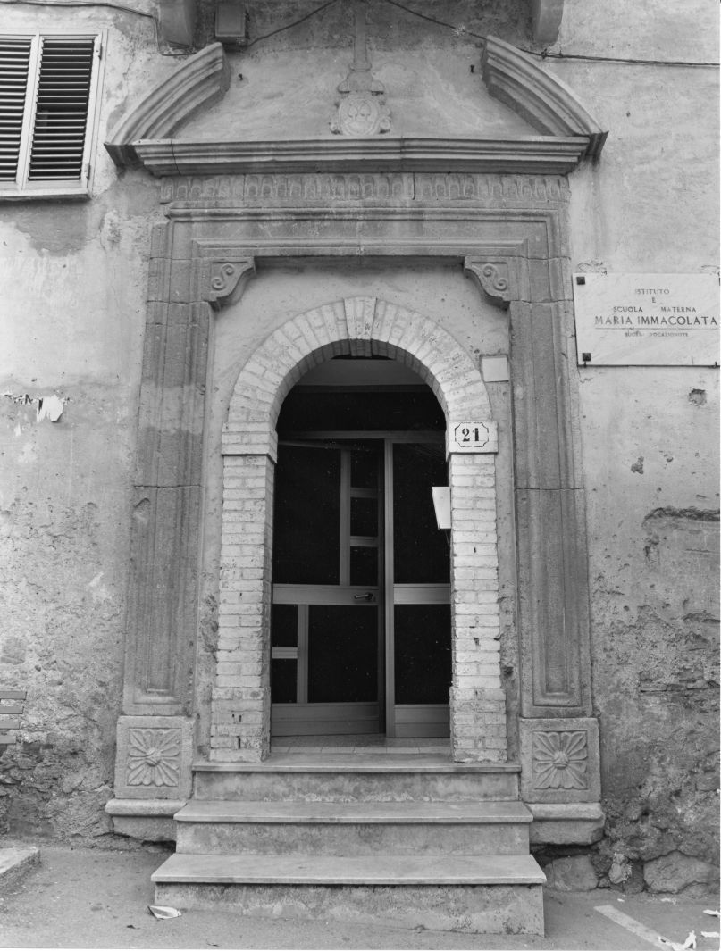 motivi decorativi (portale) - bottega cilentana (sec. XVIII)