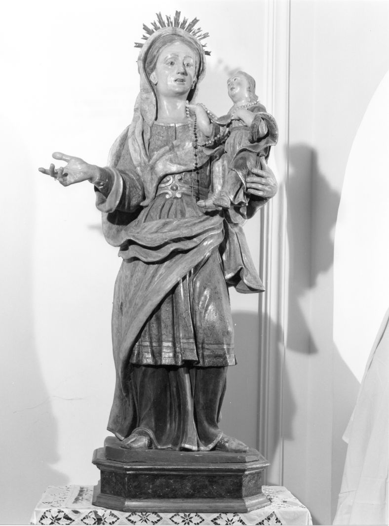 Maria Vergine bambina e Sant'Anna (gruppo scultoreo) - bottega campana (fine/inizio secc. XVII/ XVIII)