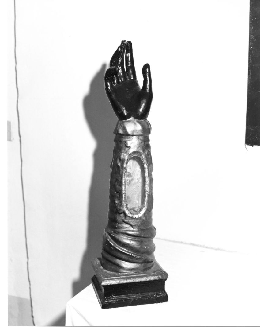 reliquiario antropomorfo - a braccio - bottega campana (fine sec. XVIII)