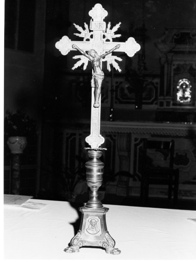 croce d'altare, opera isolata - bottega campana (fine/inizio secc. XIX/ XX)