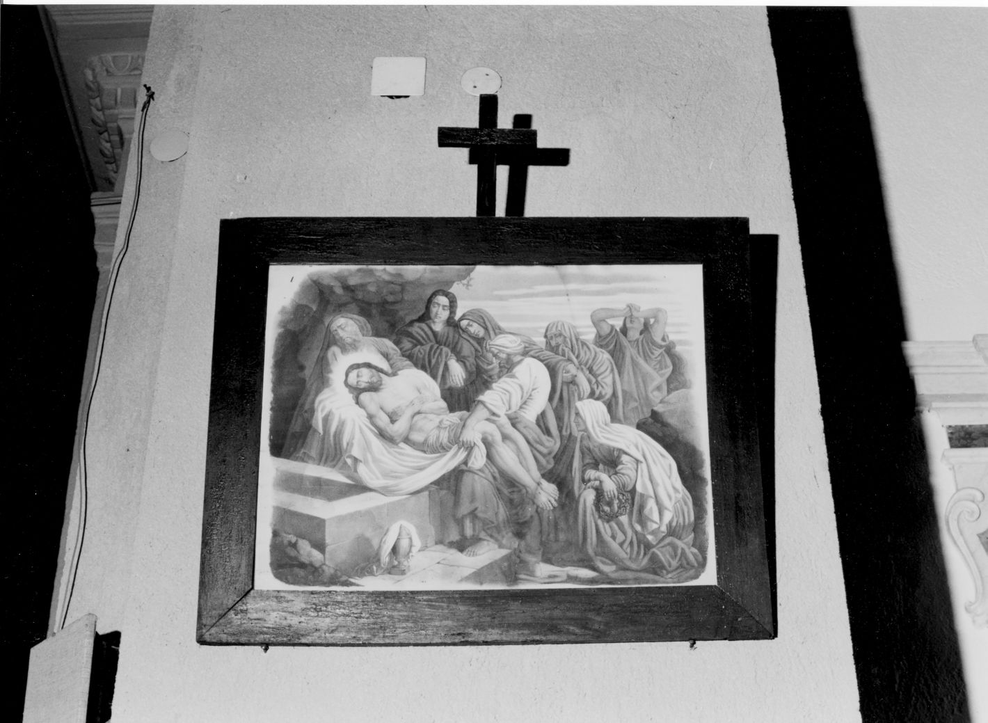 stazione XIV: Gesù deposto nel sepolcro (stampa colorata a mano, serie) di Neraudeau Alexandre Julies (seconda metà sec. XIX)