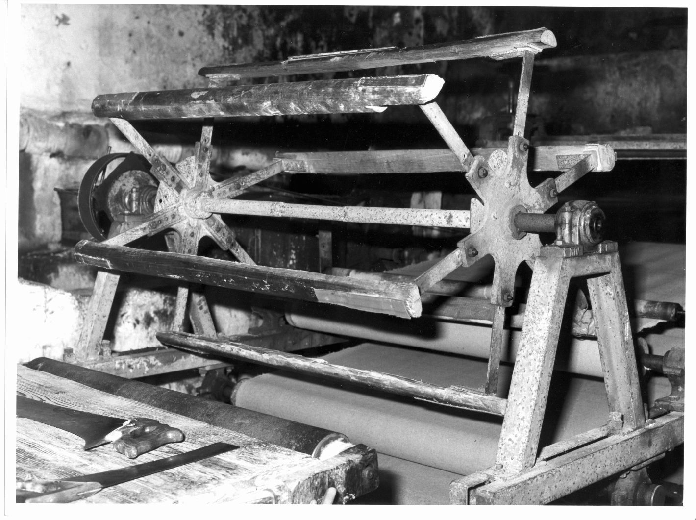 arcolaio avvolgente della macchina in tondo - bottega campana (1920)