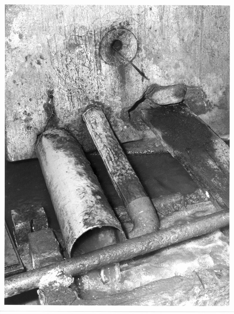 tubazione di adduzione alla vasca di decantazione - bottega campana (sec. XX)
