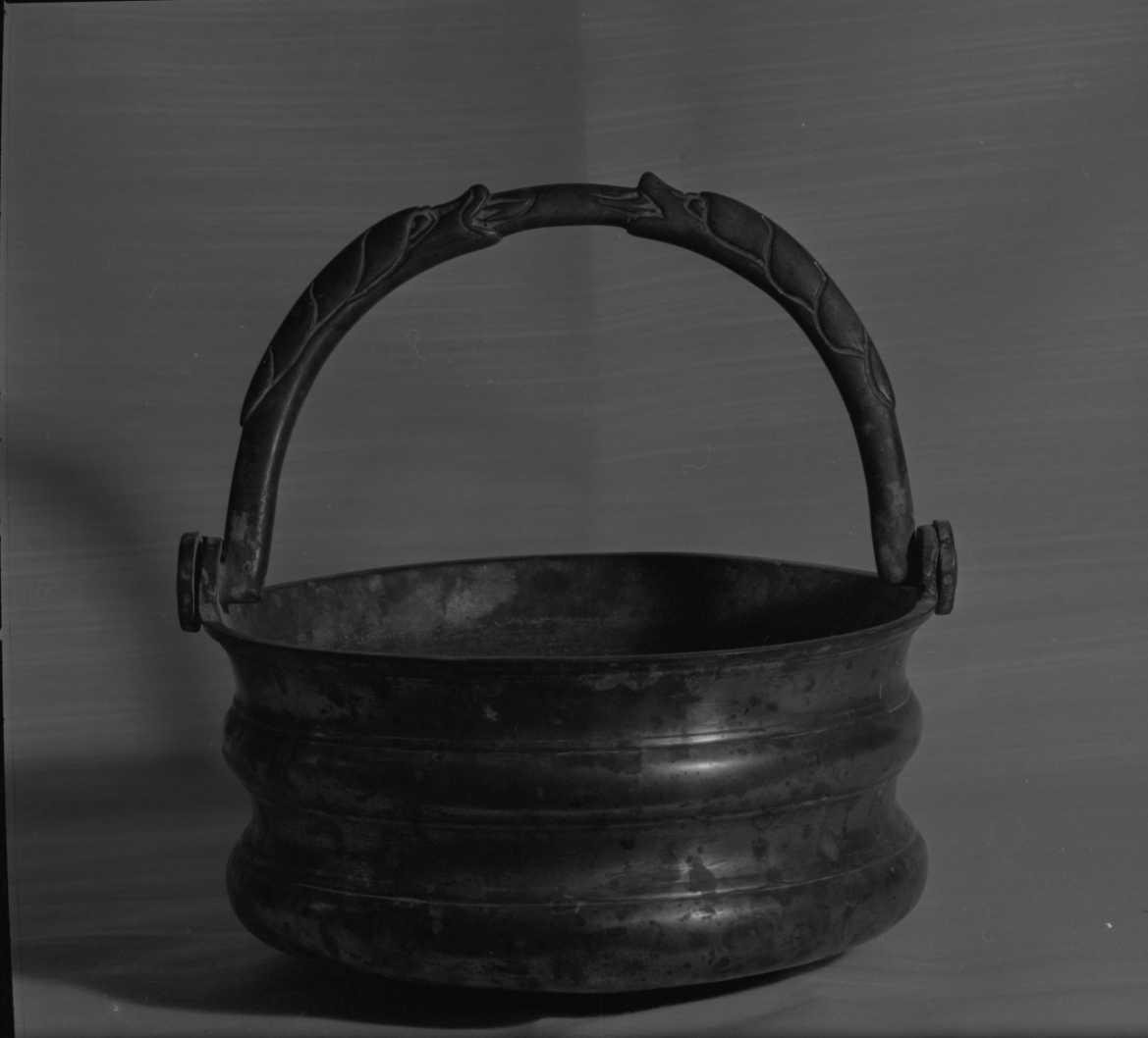 secchiello per l'acqua benedetta - ambito romagnolo (seconda metà sec. XVII)