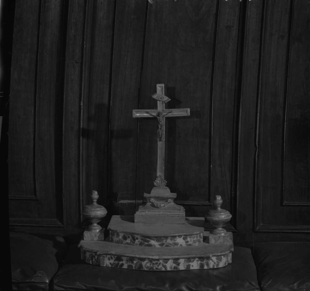 piedistallo - ambito romagnolo (ultimo quarto sec. XIX)