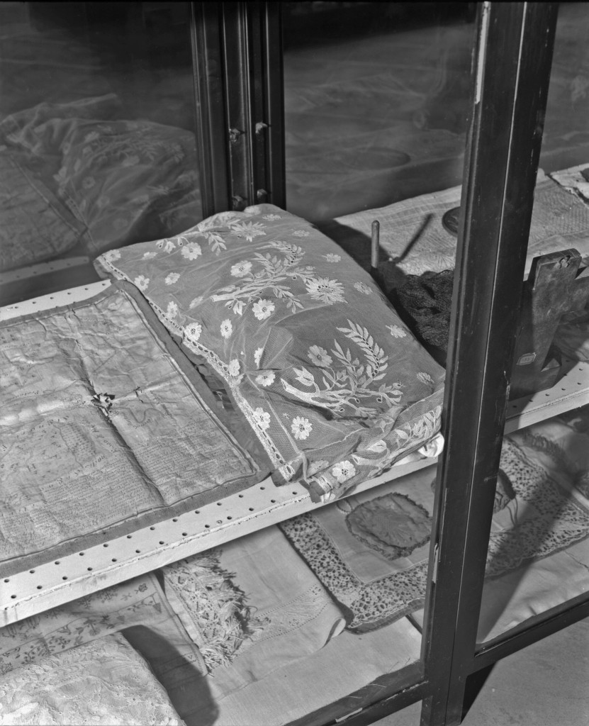 camice - produzione italiana (prima metà sec. XX)