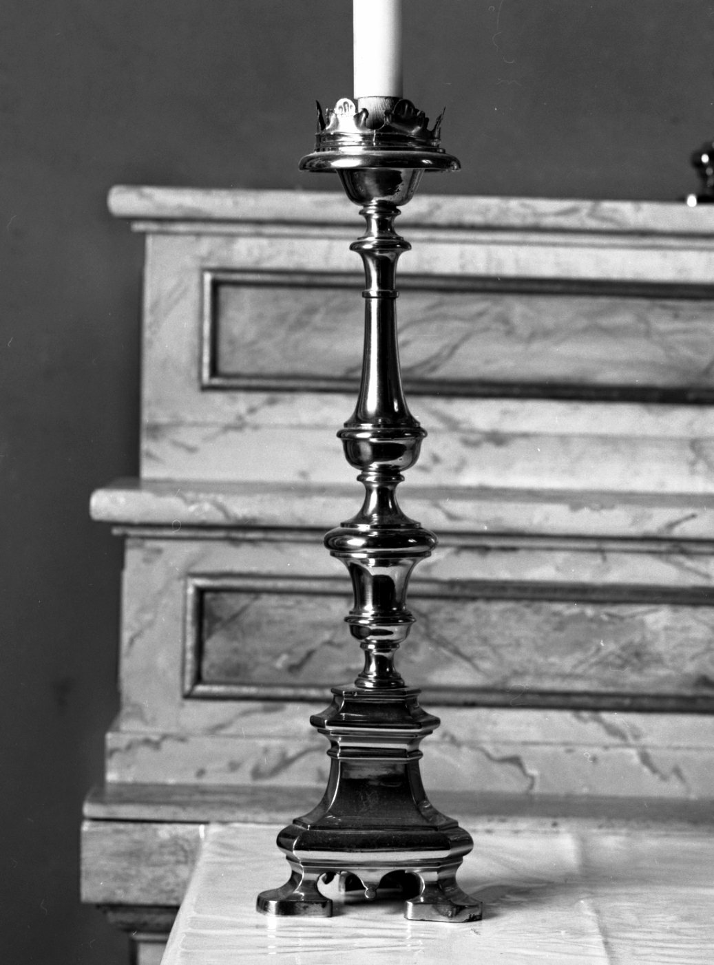 candeliere d'altare - produzione romagnola (seconda metà sec. XVIII)