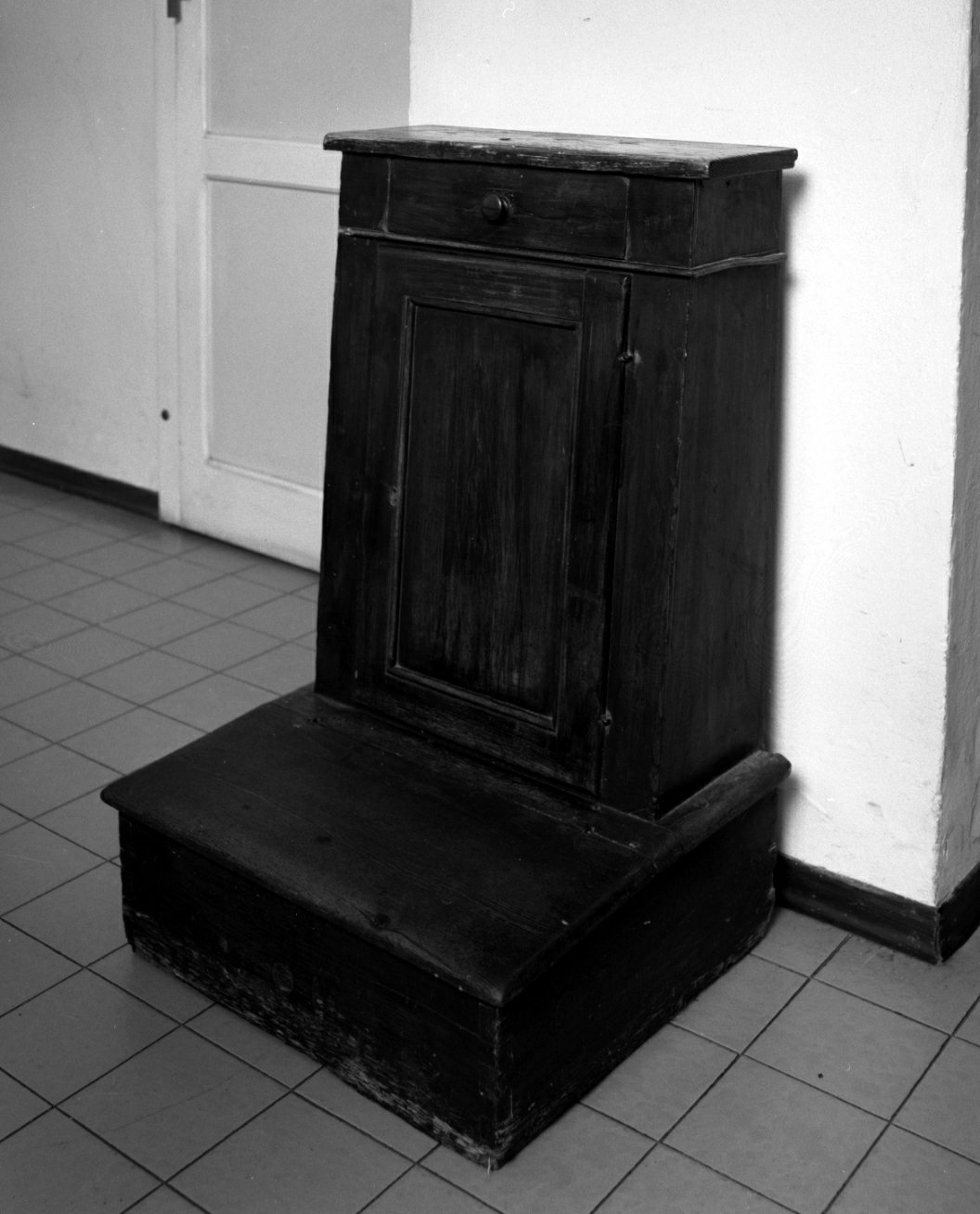 inginocchiatoio - produzione romagnola (seconda metà sec. XIX)